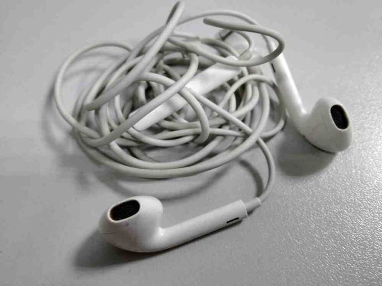 Дешево Apple earpods lightning з ломбарду