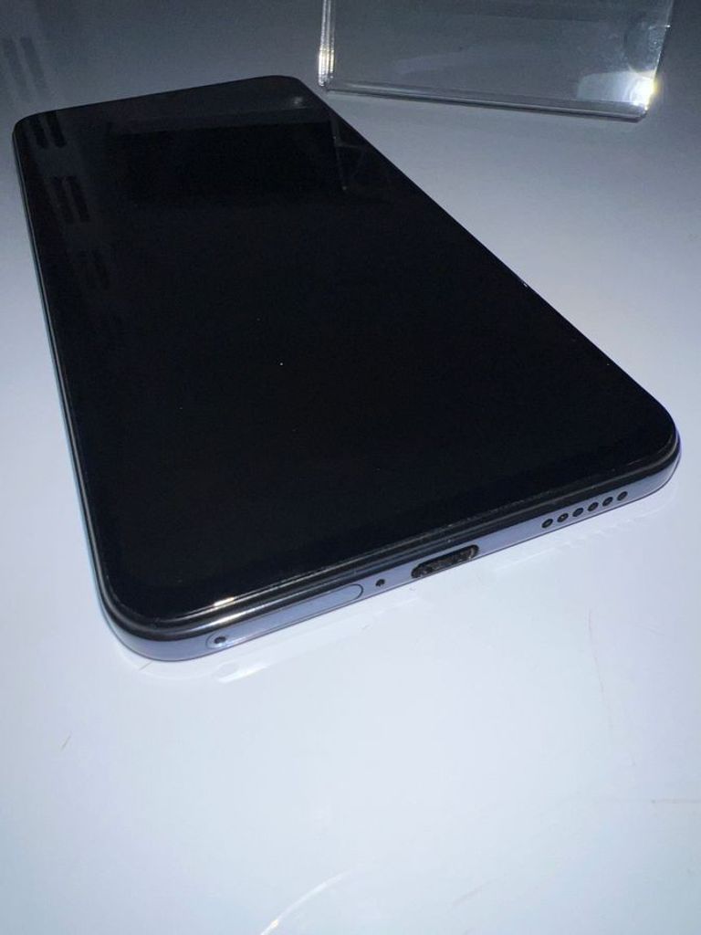 Розпродаж Vivo v21 8/128gb, продавець Техноскарб