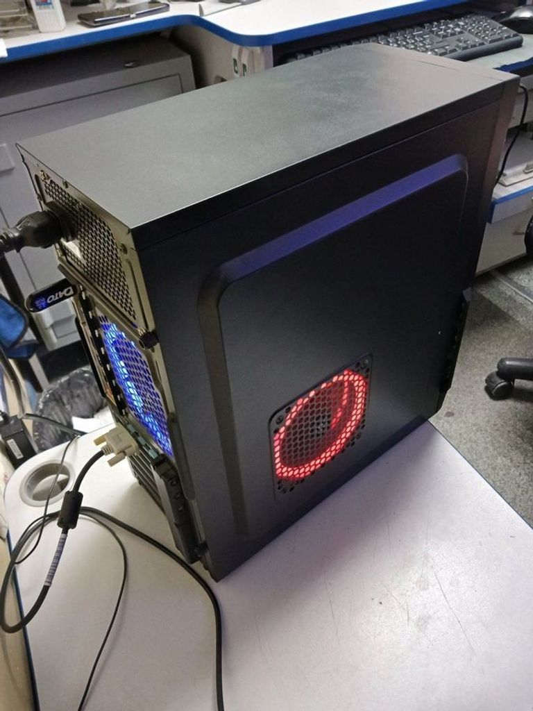 Дешиво Пк intel core i5-9400f/ram 8 gb/hdd відсутній/ssd 240 gb+500 gb/amd/ ati radeon rx 580 4gb gddr5 256bit с ломбарда