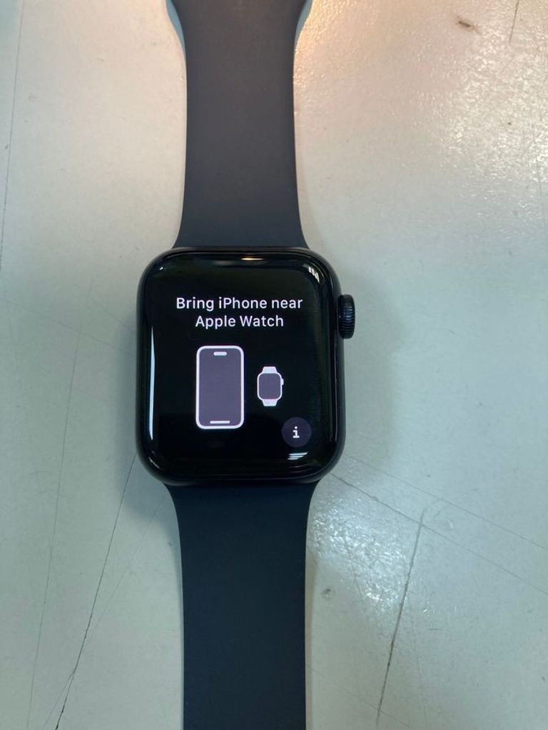 Купити Apple watch se 2 gps 40mm aluminum case with sport Б/У