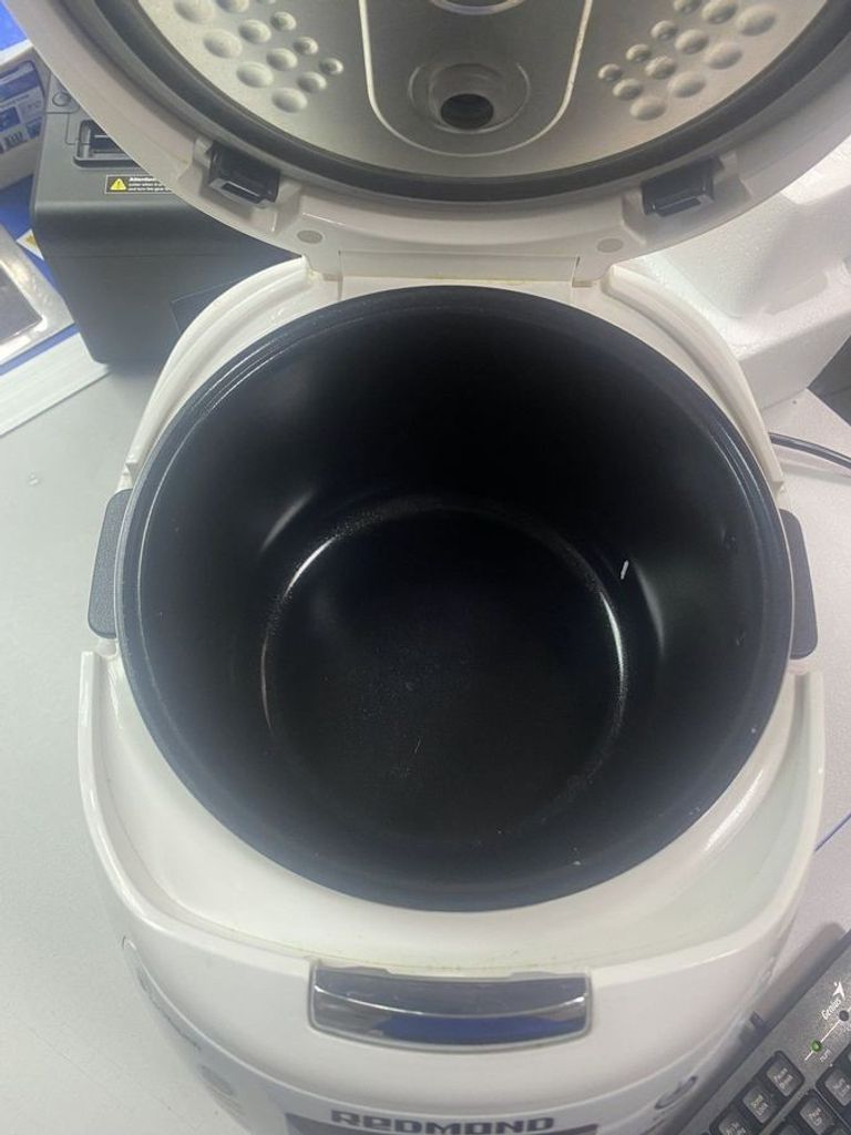 Оголошення Redmond rmc-m901w Б/У