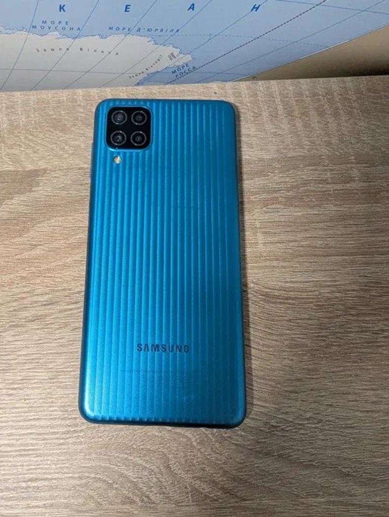 Дешево Samsung Galaxy M12 4/64GB Light Blue (SM-M127FLBV) з ломбарду