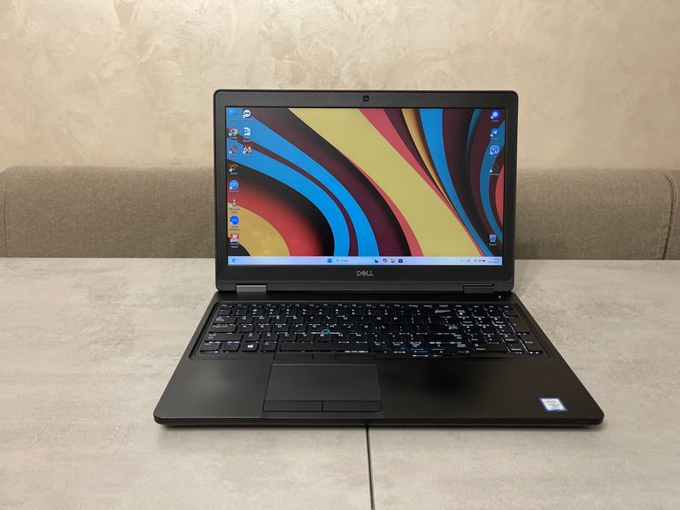 Купить Ультрабук Dell Latitude 5590, 15,6" FHD IPS, i5-8350U, 16GB DDR4, 256GB SSD Б/У