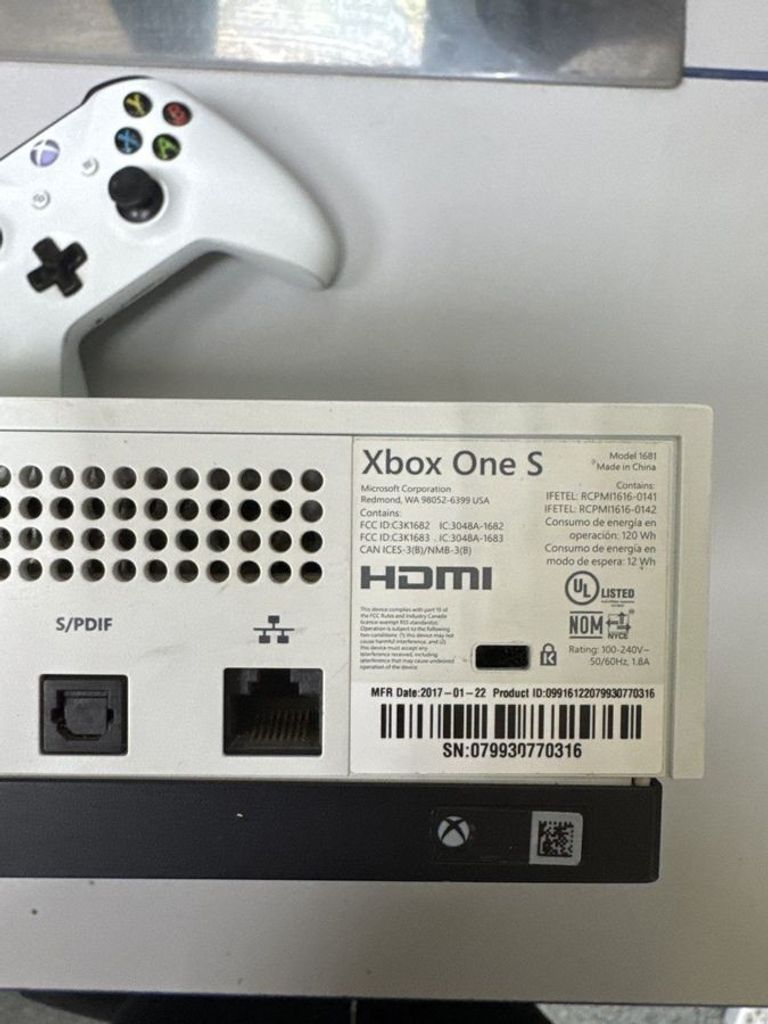 Купити Microsoft Xbox One S 1TB Б/У