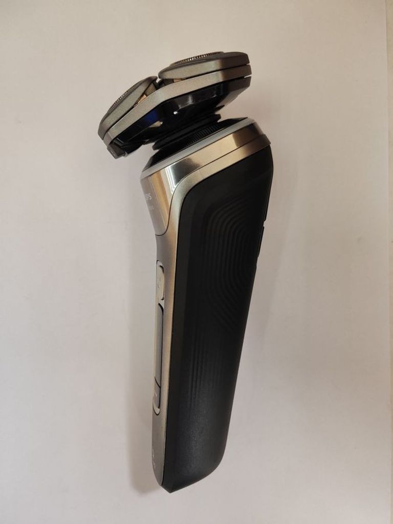 Дешиво Philips Series 9000 S9974/35 с ломбарда