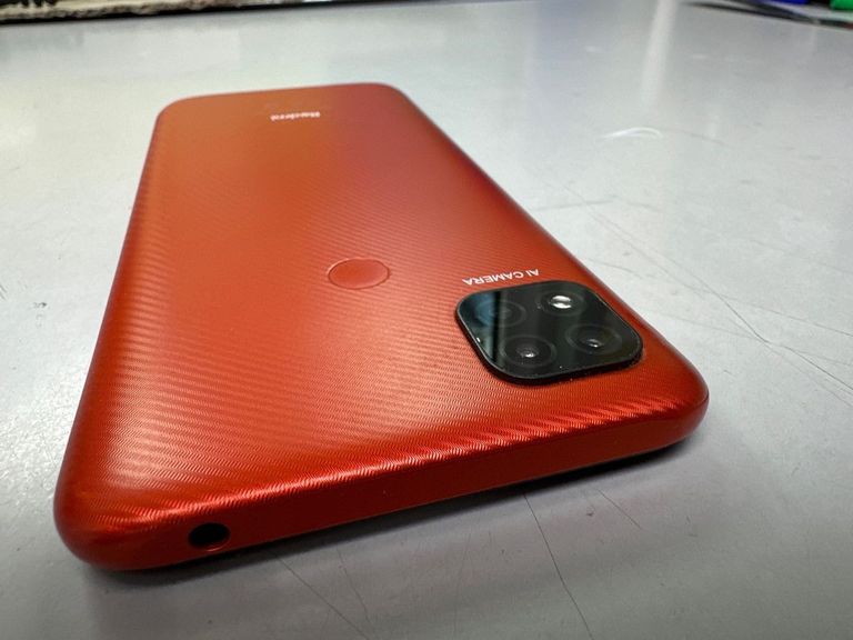 Дешиво Xiaomi redmi 9c nfc 3/64gb с ломбарда