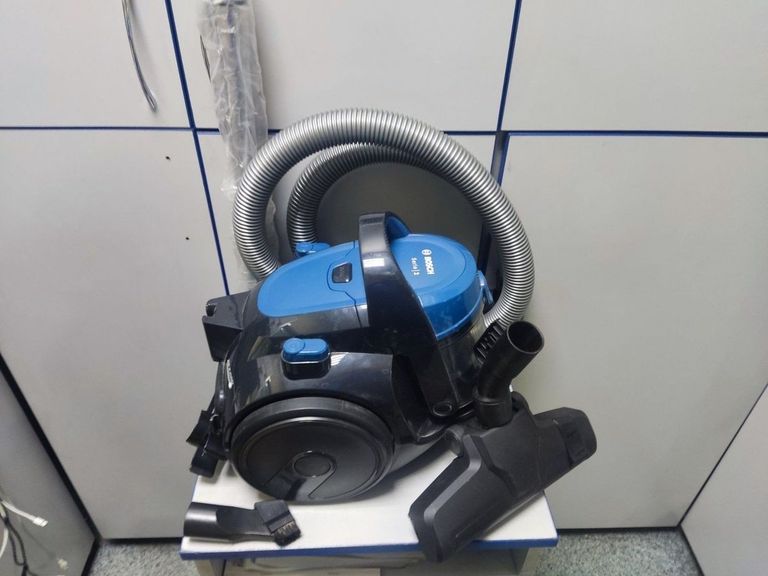 Дешиво Bosch BGS05A220 с ломбарда