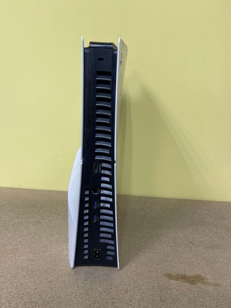 Sony PlayStation 5 825GB Код:01-200854762. Зображення 6