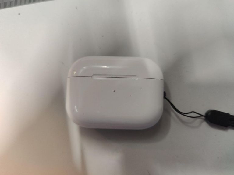 Купить Apple airpods pro 2nd generation with magsafe charging case usb-c Б/У