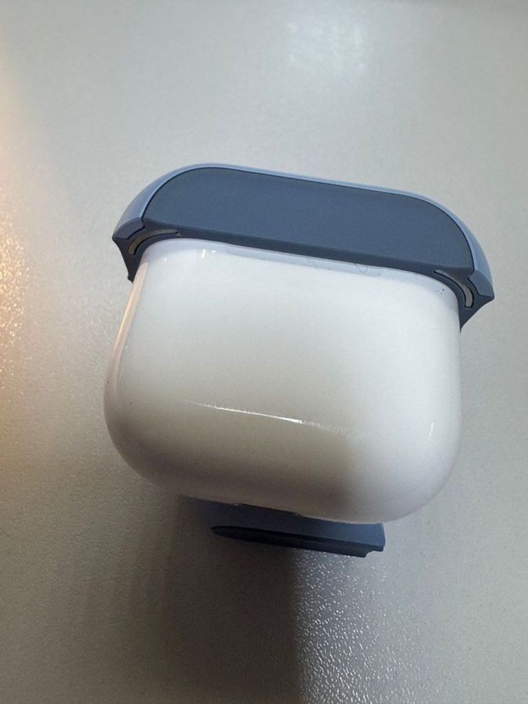 Дешево Apple airpods 4 with active noise cancellation з ломбарду