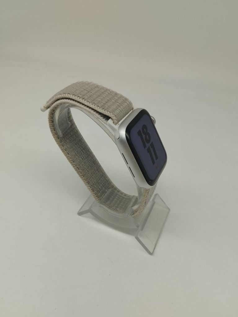 Apple watch se gps 40mm aluminum case Код:01-200883242. Изображение 6