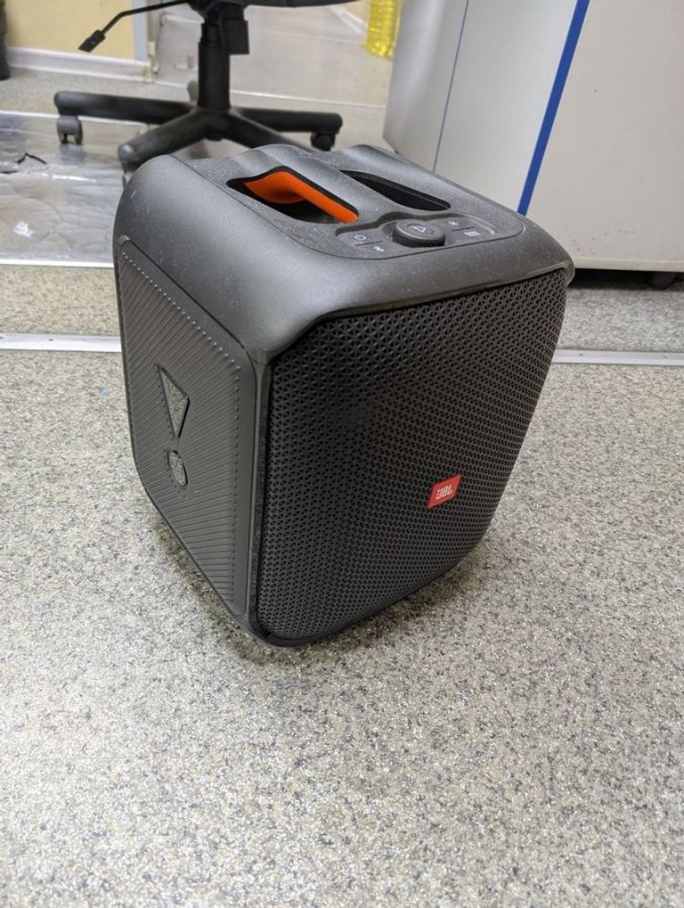 Купити Jbl partybox encore essential Б/У