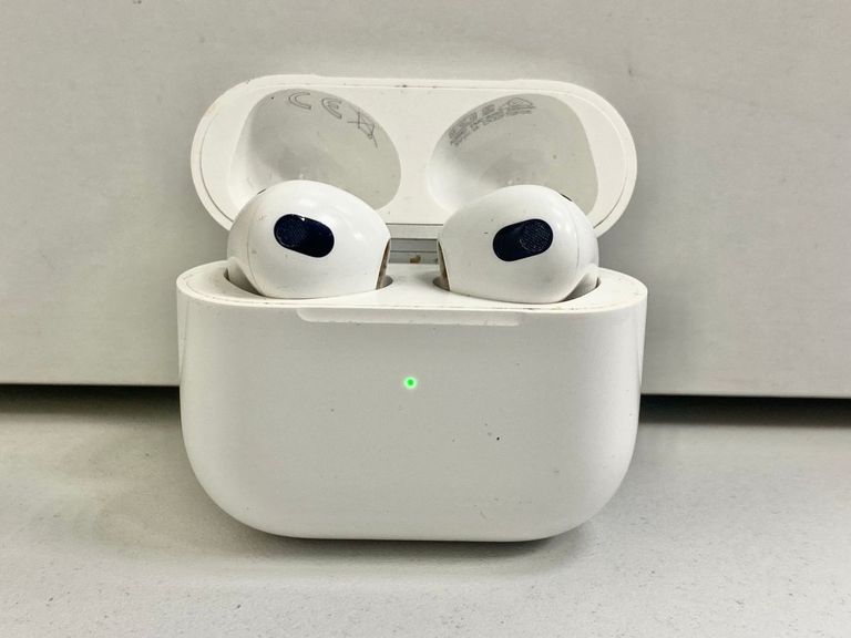 Купити Apple airpods 3rd generation Б/У