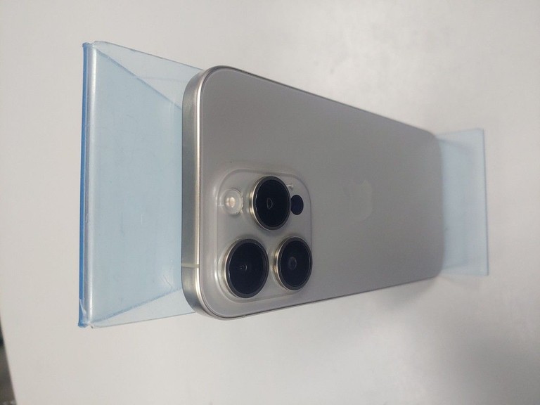 Apple iphone 15 pro 256gb Код:01-200929198. Изображение 8