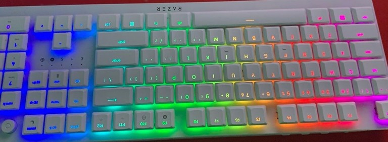 Дешиво Razer DeathStalker V2 Pro Wireless Red Switch (RZ03-04360800-R3M1) с ломбарда