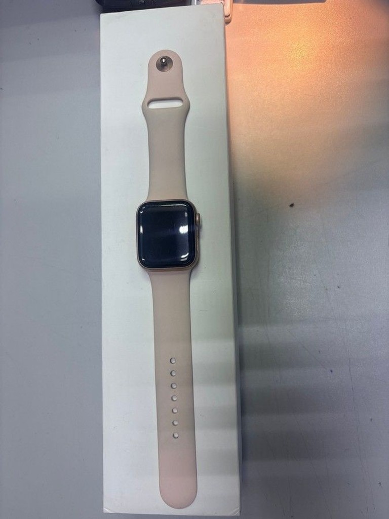 Объявление Apple watch series 4 gps 40mm aluminium case Б/У