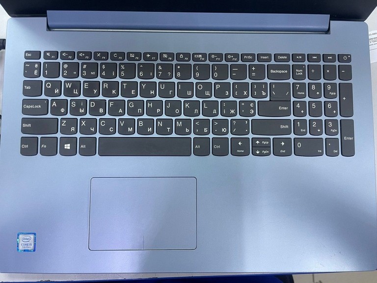 Дешево Lenovo 15/core i5 7200u ddr3/8gb ddr3/hdd *відсутній/ssd 256 gb/geforce 940mx 2gb з ломбарду