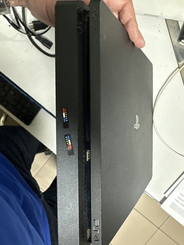 Дешево Sony playstation 4 slim 500gb з ломбарду