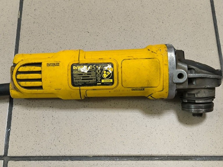 Оголошення Dewalt DWE4151 Б/У