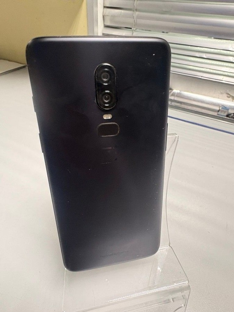 Розпродаж One Plus 6 a6000 6/64gb, продавець Техноскарб