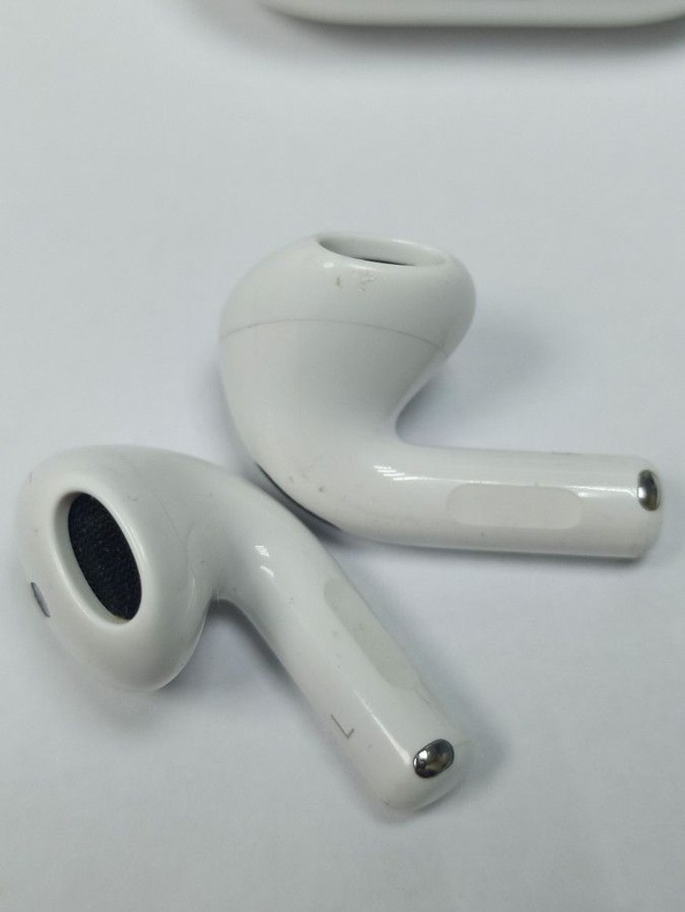 Дешево Apple airpods 4 з ломбарду