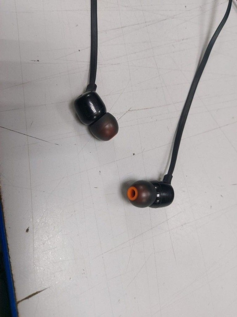 Оголошення Jbl tune 125bt Б/У