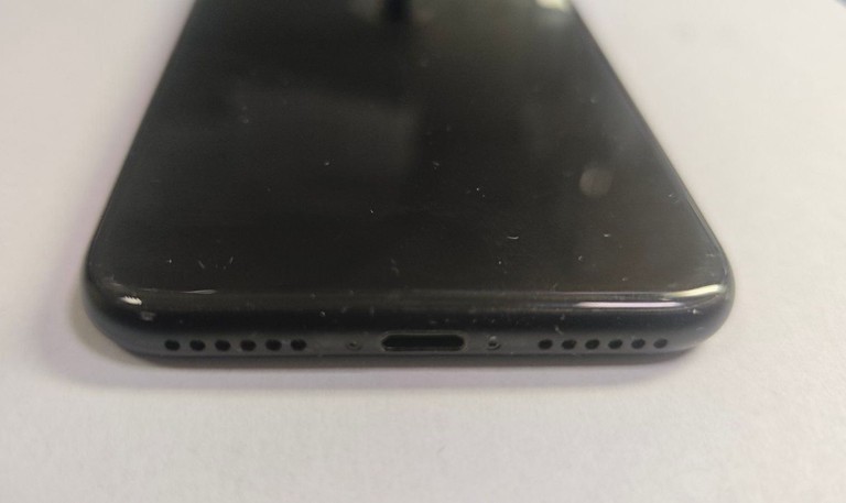 Apple iPhone SE 2020 64GB Black Slim Box (MHGP3) Код:01-201035851. Зображення 8