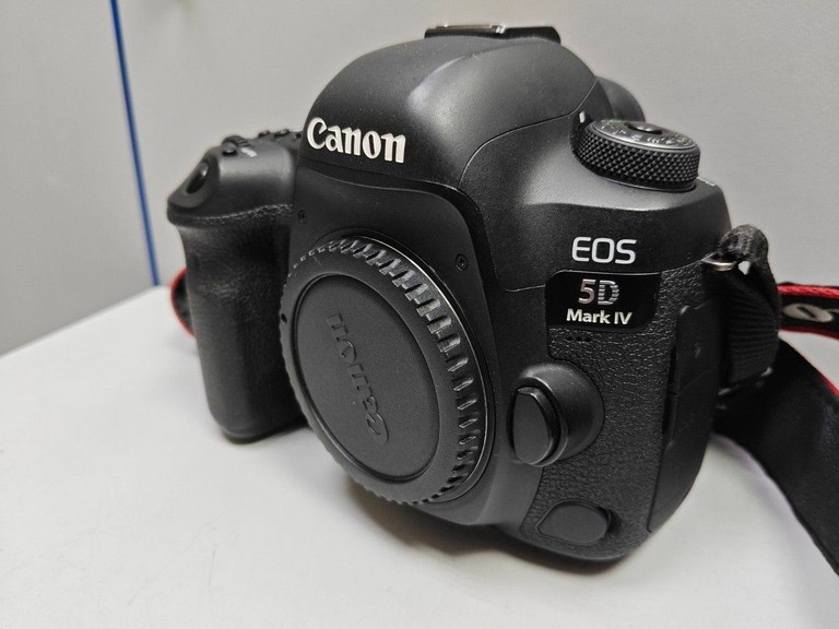 Купити Canon eos 5d mark iv body Б/У