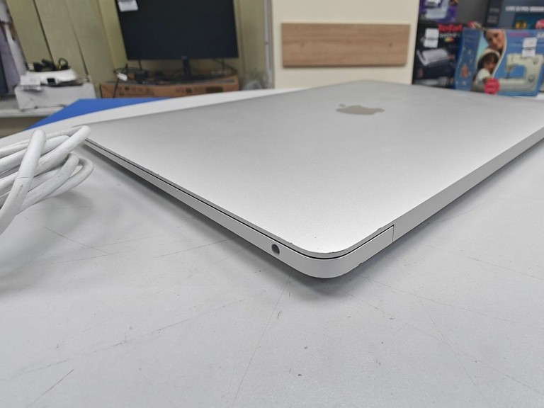 Розпродаж Apple macbook air 13" 2020 a2179 core i3 1,1ghz/ram8gb/ssd256gb/intel iris plus graphics, продавець Техноскарб