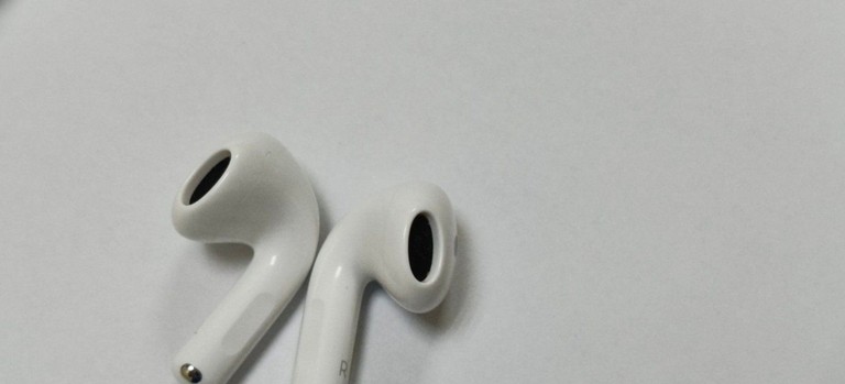 Дешево Apple airpods 4 з ломбарду