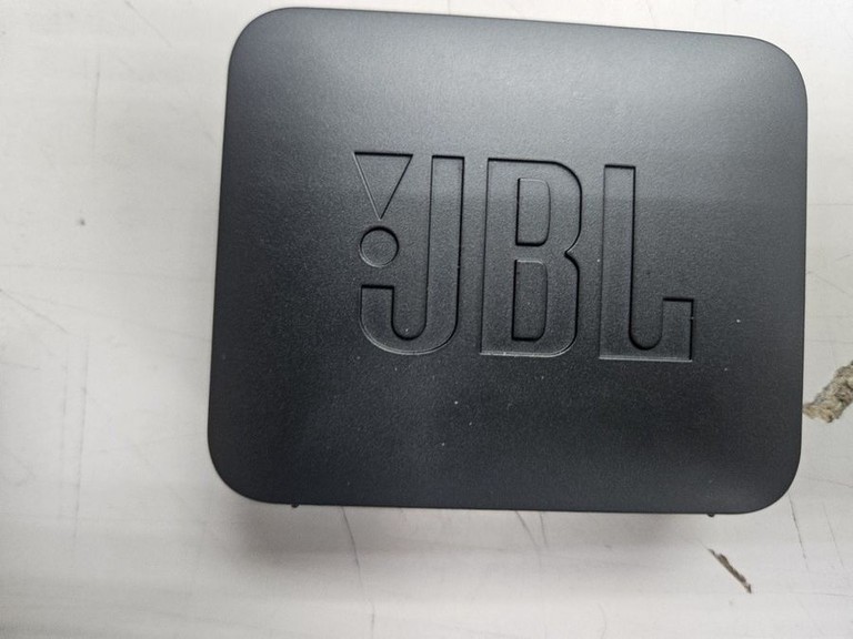 Купить Jbl go essential 2 Б/У