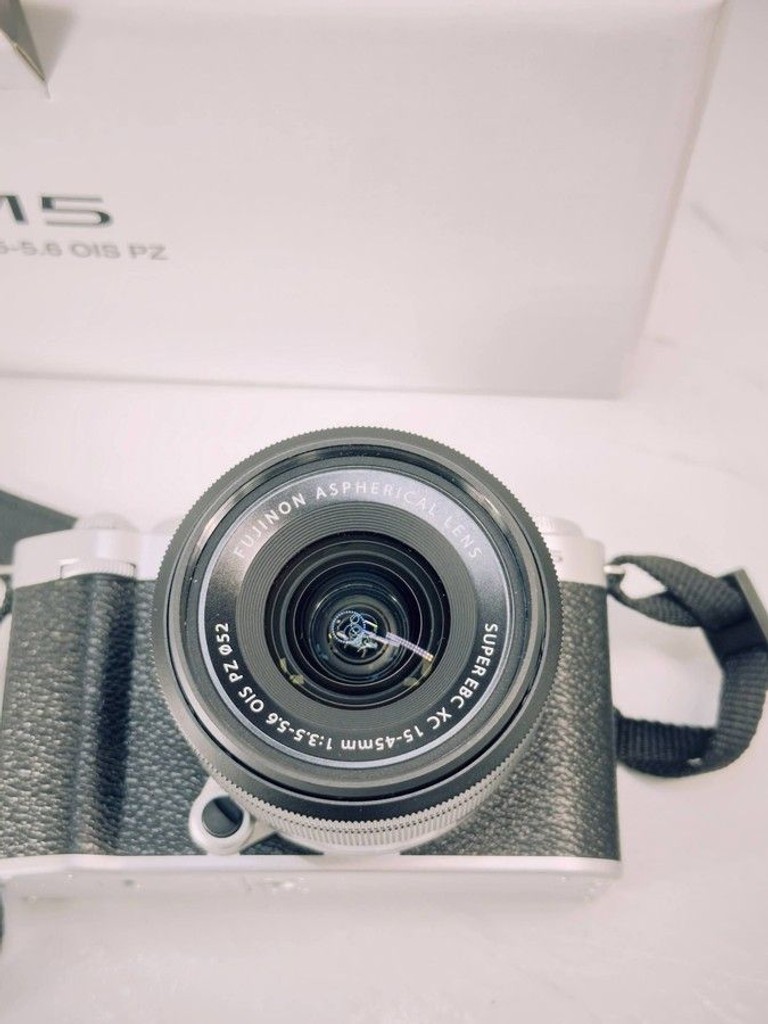 Fujifilm X-M5 kit XC 15-45mm f/3,5-5,6 OIS PZ Silver Код:01-201161919. Зображення 5