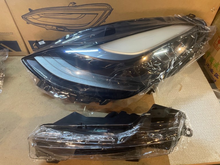 Купить Tesla Model 3 / Model Y Б/У
