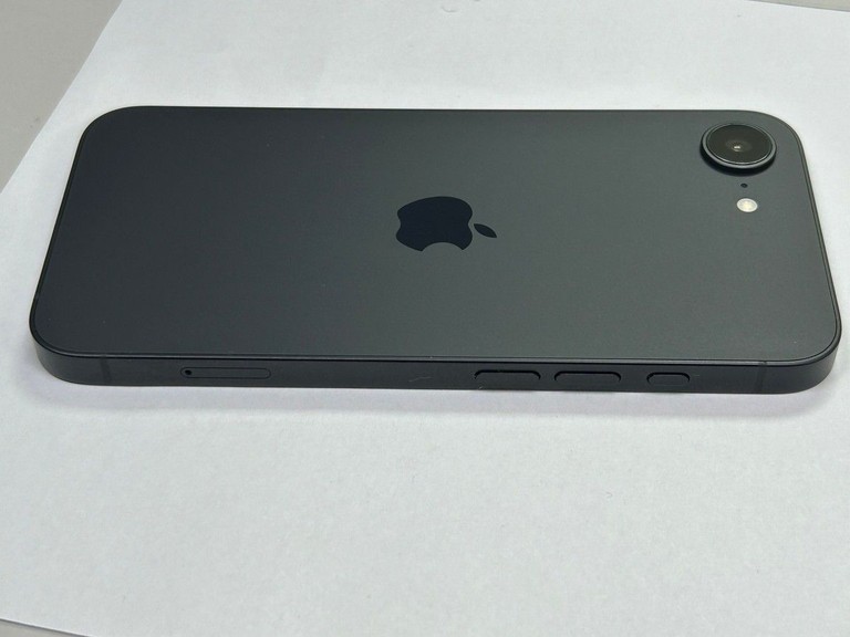 Apple iPhone 16e 128GB Black Код:01-201177769. Изображение 12