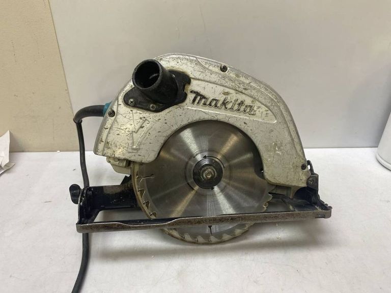 Купити Makita 5704r до 2016р. Б/У
