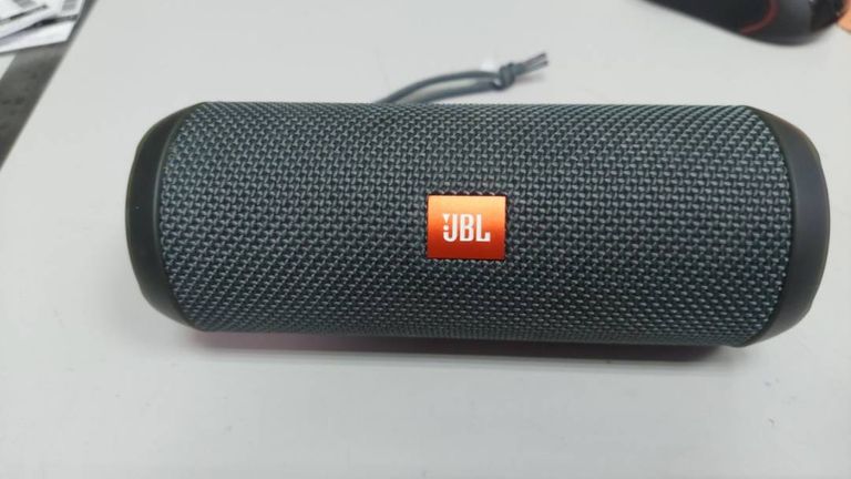 Jbl flip essential