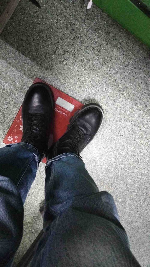 Дешево Delfa dc-1201 з ломбарду