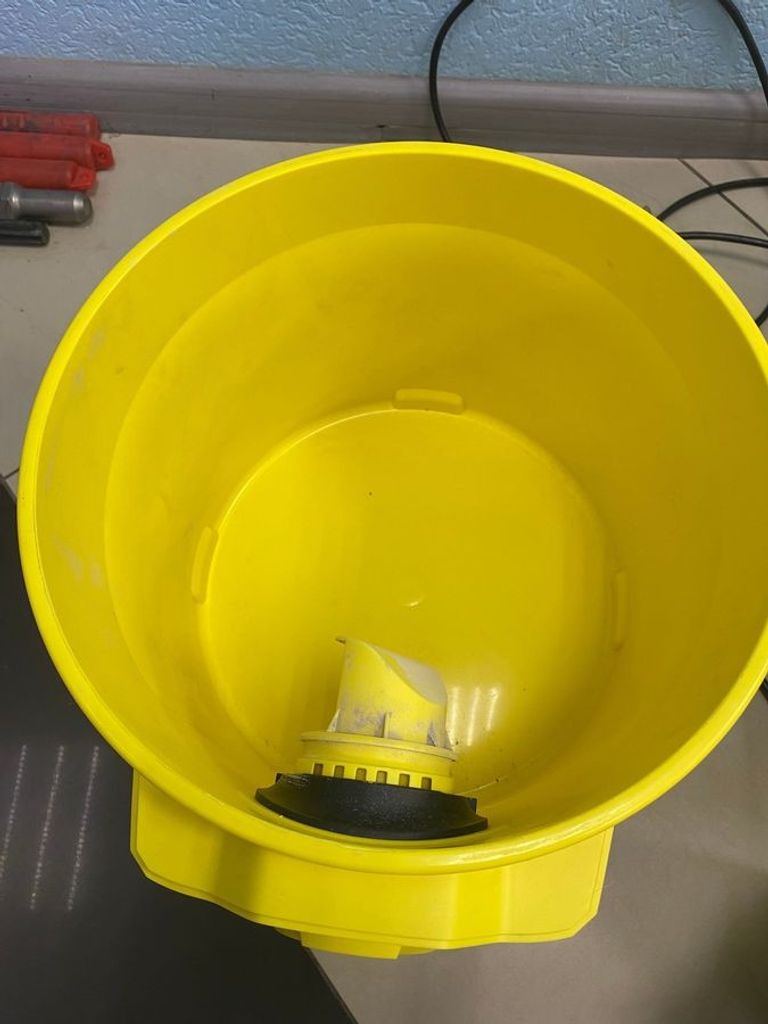 Оголошення Karcher wd 2 plus s v-15/4/18 1.628-050.0 Б/У