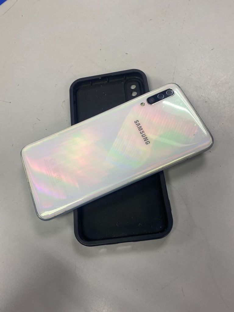 Оголошення Samsung galaxy a70 2019 sm-a705f 6/128gb Б/У
