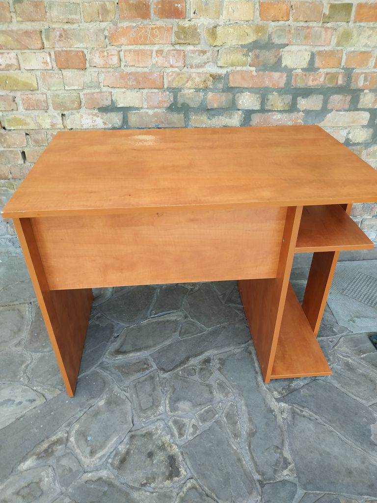 Купити Стіл компютерний Б/У