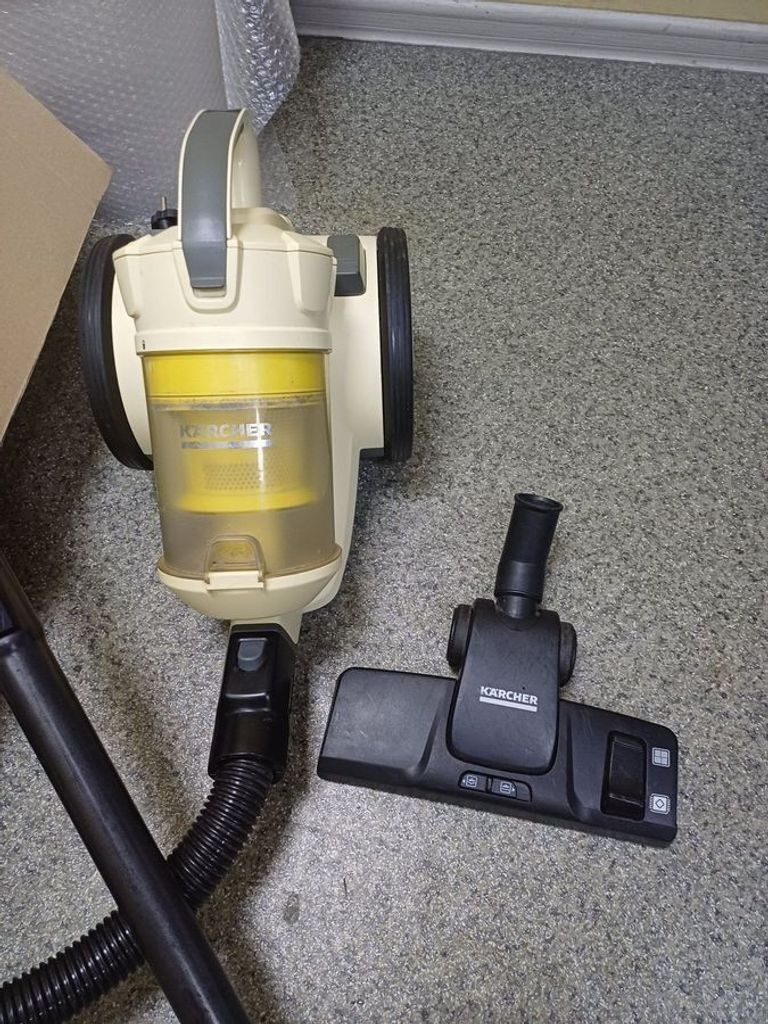 Купити Karcher VC 3 Premium + Полотенце (9.610-877.0) Б/У