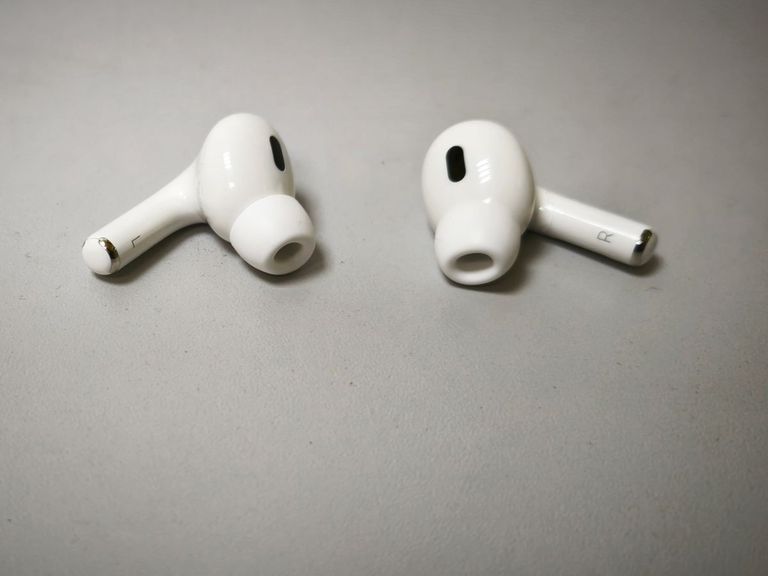 Apple airpods pro 2nd generation with magsafe charging case usb-c Код:01-200773148. Изображение 6