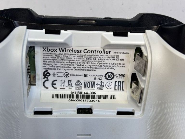 Дешево Microsoft 1914 xbox wireless controller з ломбарду