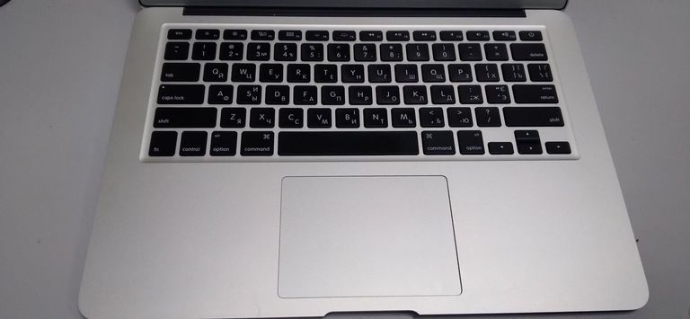 Дешиво Apple a1466/core i5 1,8 ghz/ram 8gb/ssd 120gb/hd graphics 6000 с ломбарда