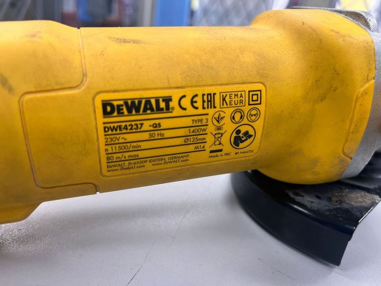 Дешиво Dewalt DWE4237 с ломбарда