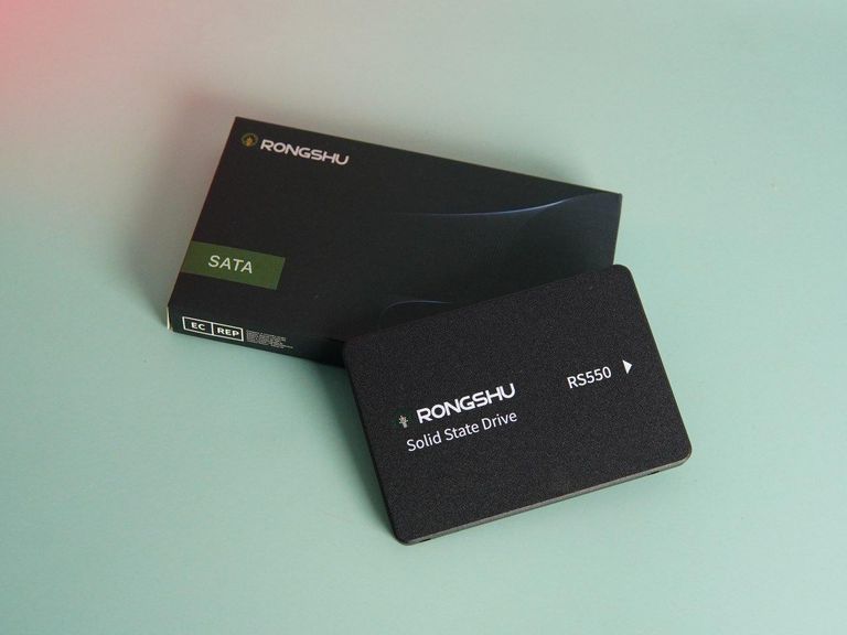 Дешево Надшвидкий твердотільний накопичувач RONGSHU 256 ГБ 2.5" — оновіть старий жорсткий диск уже сьогодні. Новий. з ломбарду