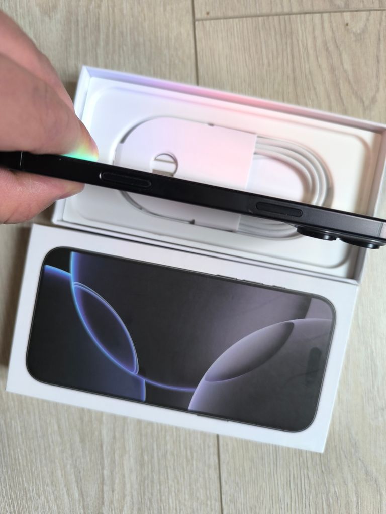 Apple iPhone 16 Pro Max 512GB Black Titanium (MYX03) Код:null. Изображение 8