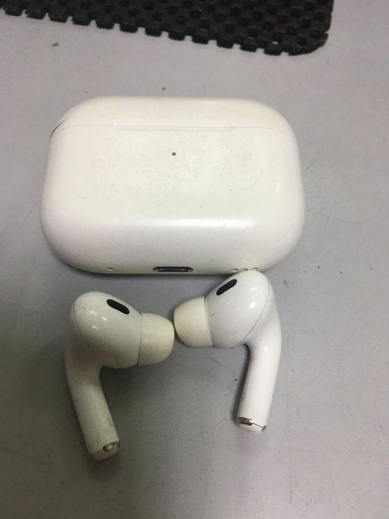 Купити Apple airpods pro 2nd generation magsafe Б/У