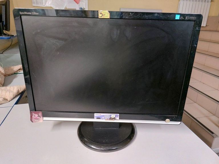 Дешево Samsung 226bw з ломбарду