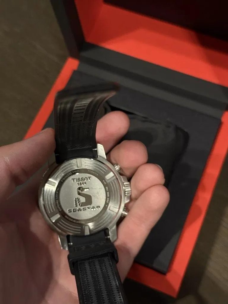 Дешиво Tissot Seastar 1000 T120.417.17.041.00 с ломбарда